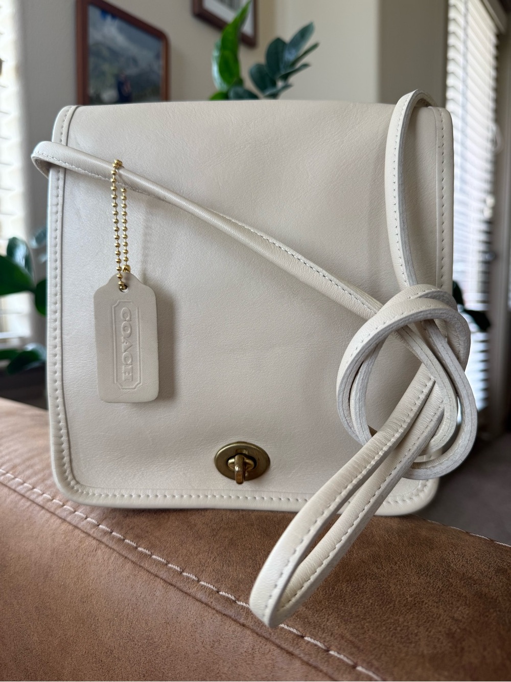 Coach Compact Pouch 9620 in Bone 🤍